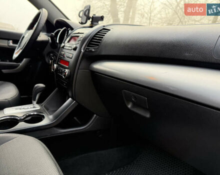 Серый Киа Соренто, объемом двигателя 2.2 л и пробегом 225 тыс. км за 12950 $, фото 70 на Automoto.ua