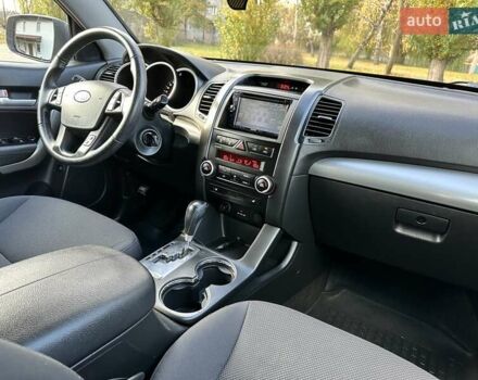 Серый Киа Соренто, объемом двигателя 2.2 л и пробегом 270 тыс. км за 13200 $, фото 19 на Automoto.ua