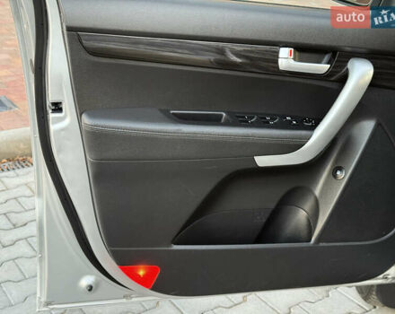 Сірий Кіа Соренто, об'ємом двигуна 2.2 л та пробігом 207 тис. км за 13300 $, фото 46 на Automoto.ua