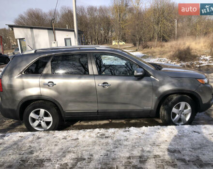Серый Киа Соренто, объемом двигателя 2.2 л и пробегом 240 тыс. км за 12000 $, фото 3 на Automoto.ua