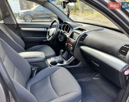 Серый Киа Соренто, объемом двигателя 2.2 л и пробегом 270 тыс. км за 13200 $, фото 20 на Automoto.ua