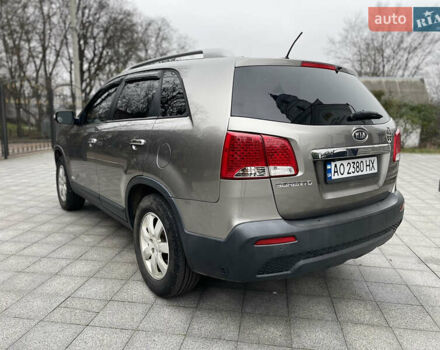Сірий Кіа Соренто, об'ємом двигуна 2.4 л та пробігом 312 тис. км за 9999 $, фото 3 на Automoto.ua