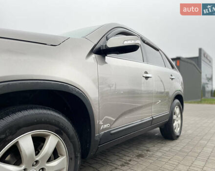 Сірий Кіа Соренто, об'ємом двигуна 2.4 л та пробігом 312 тис. км за 9999 $, фото 13 на Automoto.ua