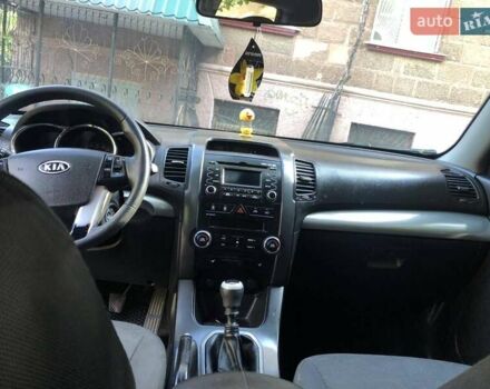 Сірий Кіа Соренто, об'ємом двигуна 2.4 л та пробігом 203 тис. км за 10350 $, фото 5 на Automoto.ua