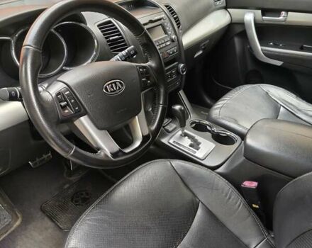 Серый Киа Соренто, объемом двигателя 2.4 л и пробегом 137 тыс. км за 11999 $, фото 31 на Automoto.ua