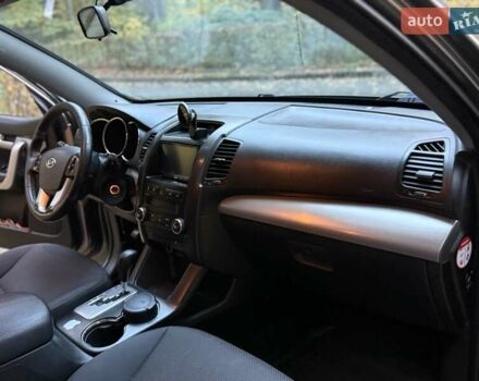 Серый Киа Соренто, объемом двигателя 2.2 л и пробегом 280 тыс. км за 12300 $, фото 52 на Automoto.ua