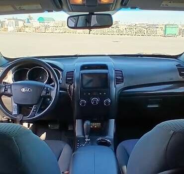 Серый Киа Соренто, объемом двигателя 2.36 л и пробегом 225 тыс. км за 9500 $, фото 9 на Automoto.ua