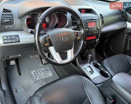 Сірий Кіа Соренто, об'ємом двигуна 2.36 л та пробігом 240 тис. км за 11800 $, фото 43 на Automoto.ua