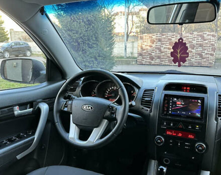 Серый Киа Соренто, объемом двигателя 2.2 л и пробегом 240 тыс. км за 12950 $, фото 12 на Automoto.ua