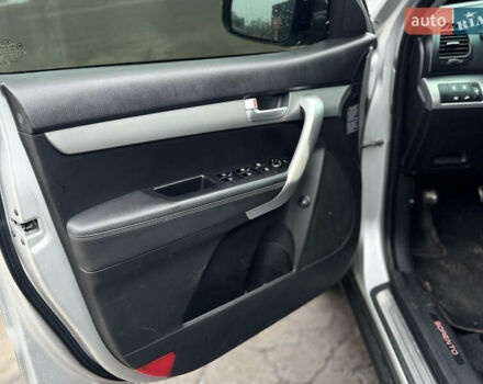 Серый Киа Соренто, объемом двигателя 2.2 л и пробегом 194 тыс. км за 12900 $, фото 26 на Automoto.ua