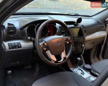 Серый Киа Соренто, объемом двигателя 2.2 л и пробегом 280 тыс. км за 12300 $, фото 45 на Automoto.ua