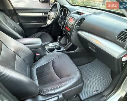 Сірий Кіа Соренто, об'ємом двигуна 2.36 л та пробігом 240 тис. км за 11800 $, фото 51 на Automoto.ua