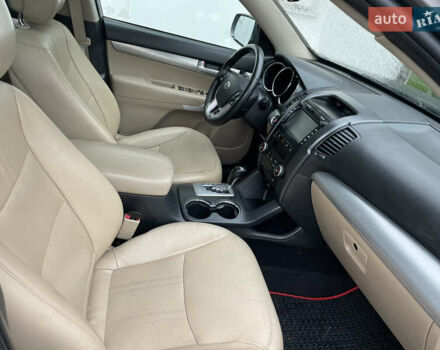 Серый Киа Соренто, объемом двигателя 2.2 л и пробегом 270 тыс. км за 13200 $, фото 21 на Automoto.ua
