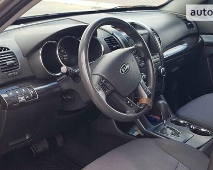 Серый Киа Соренто, объемом двигателя 2.36 л и пробегом 225 тыс. км за 9500 $, фото 19 на Automoto.ua