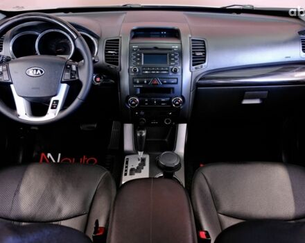 Сірий Кіа Соренто, об'ємом двигуна 2 л та пробігом 243 тис. км за 11900 $, фото 6 на Automoto.ua