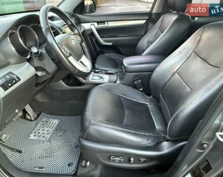 Сірий Кіа Соренто, об'ємом двигуна 2.36 л та пробігом 240 тис. км за 11800 $, фото 37 на Automoto.ua