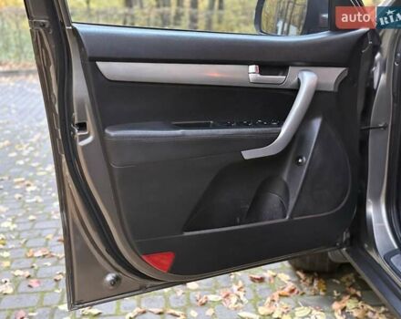 Серый Киа Соренто, объемом двигателя 2.2 л и пробегом 280 тыс. км за 12300 $, фото 43 на Automoto.ua