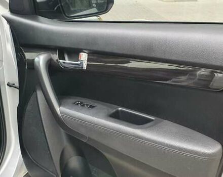 Серый Киа Соренто, объемом двигателя 2.36 л и пробегом 218 тыс. км за 12900 $, фото 17 на Automoto.ua