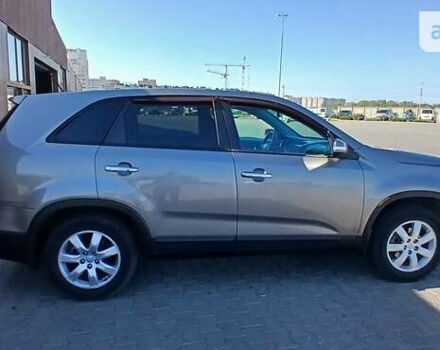 Серый Киа Соренто, объемом двигателя 2.36 л и пробегом 225 тыс. км за 9500 $, фото 2 на Automoto.ua