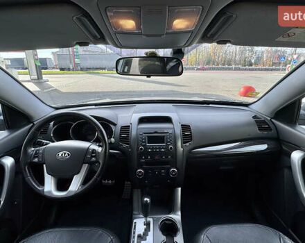 Сірий Кіа Соренто, об'ємом двигуна 2.2 л та пробігом 122 тис. км за 13999 $, фото 4 на Automoto.ua