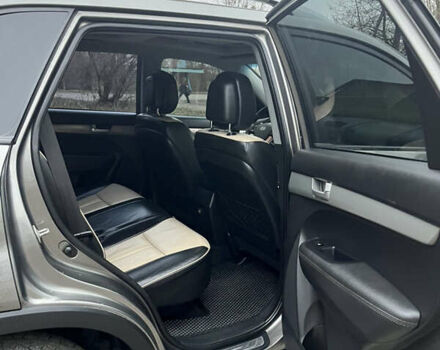 Серый Киа Соренто, объемом двигателя 2.2 л и пробегом 193 тыс. км за 12850 $, фото 18 на Automoto.ua