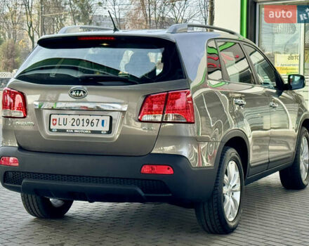 Сірий Кіа Соренто, об'ємом двигуна 2.2 л та пробігом 122 тис. км за 13999 $, фото 21 на Automoto.ua
