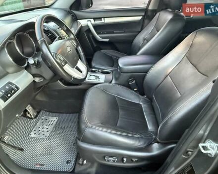 Сірий Кіа Соренто, об'ємом двигуна 2.36 л та пробігом 240 тис. км за 11800 $, фото 36 на Automoto.ua