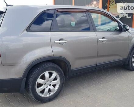 Серый Киа Соренто, объемом двигателя 2.36 л и пробегом 225 тыс. км за 9500 $, фото 16 на Automoto.ua