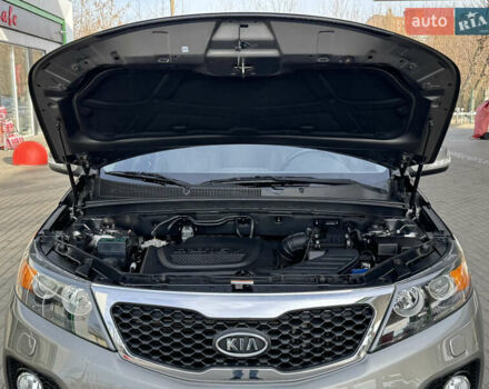 Сірий Кіа Соренто, об'ємом двигуна 2.2 л та пробігом 122 тис. км за 13999 $, фото 44 на Automoto.ua
