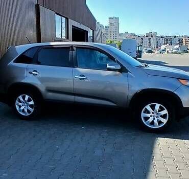 Серый Киа Соренто, объемом двигателя 2.36 л и пробегом 225 тыс. км за 9500 $, фото 12 на Automoto.ua