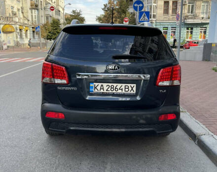 Серый Киа Соренто, объемом двигателя 2 л и пробегом 250 тыс. км за 14000 $, фото 10 на Automoto.ua