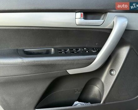 Сірий Кіа Соренто, об'ємом двигуна 2.36 л та пробігом 240 тис. км за 11800 $, фото 46 на Automoto.ua