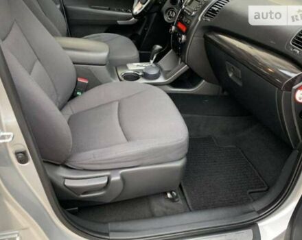 Серый Киа Соренто, объемом двигателя 2.2 л и пробегом 229 тыс. км за 13000 $, фото 12 на Automoto.ua