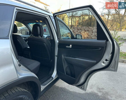 Серый Киа Соренто, объемом двигателя 2.2 л и пробегом 240 тыс. км за 12950 $, фото 27 на Automoto.ua