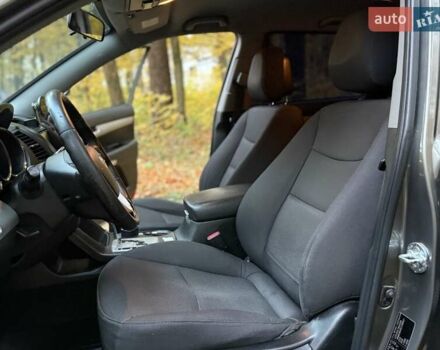 Серый Киа Соренто, объемом двигателя 2.2 л и пробегом 280 тыс. км за 12300 $, фото 49 на Automoto.ua