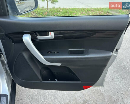 Серый Киа Соренто, объемом двигателя 2.2 л и пробегом 240 тыс. км за 12950 $, фото 24 на Automoto.ua