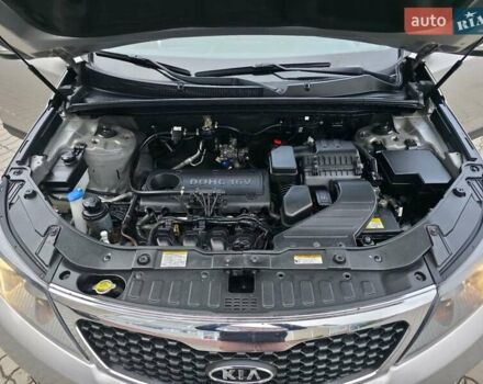 Сірий Кіа Соренто, об'ємом двигуна 2.4 л та пробігом 233 тис. км за 9999 $, фото 23 на Automoto.ua