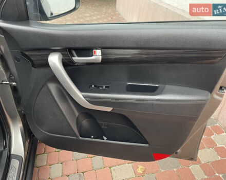 Серый Киа Соренто, объемом двигателя 2 л и пробегом 265 тыс. км за 12199 $, фото 14 на Automoto.ua