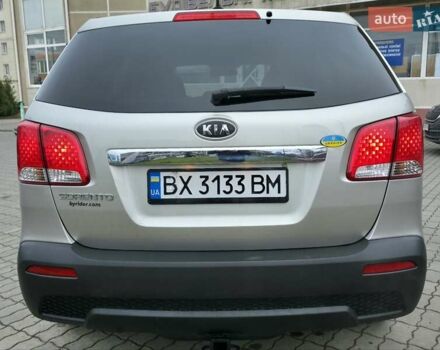 Сірий Кіа Соренто, об'ємом двигуна 2.4 л та пробігом 233 тис. км за 9999 $, фото 12 на Automoto.ua