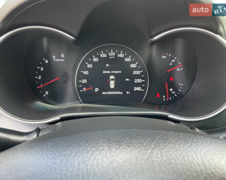 Сірий Кіа Соренто, об'ємом двигуна 2.2 л та пробігом 262 тис. км за 15900 $, фото 18 на Automoto.ua