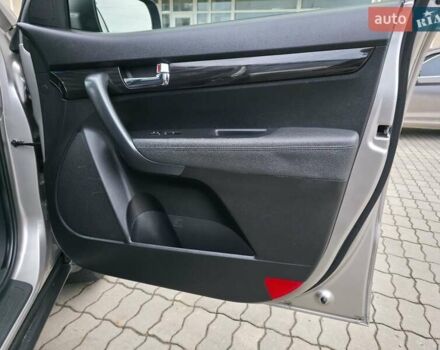 Сірий Кіа Соренто, об'ємом двигуна 2.4 л та пробігом 233 тис. км за 9999 $, фото 58 на Automoto.ua