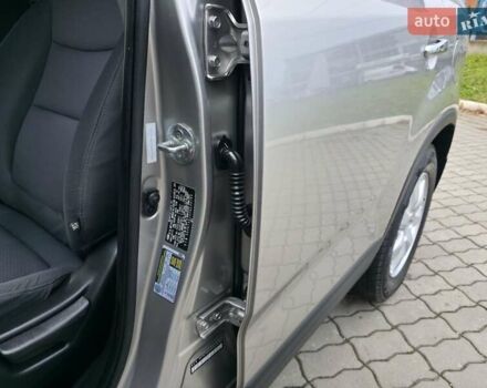 Сірий Кіа Соренто, об'ємом двигуна 2.4 л та пробігом 233 тис. км за 9999 $, фото 67 на Automoto.ua