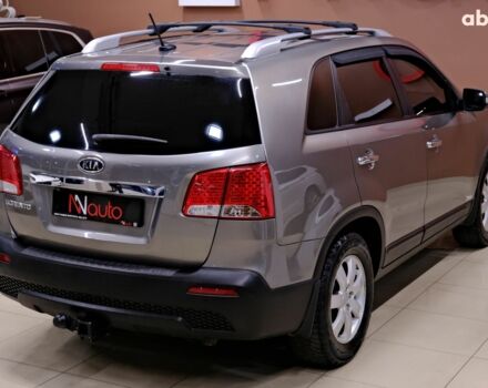 Сірий Кіа Соренто, об'ємом двигуна 2.4 л та пробігом 180 тис. км за 11900 $, фото 4 на Automoto.ua