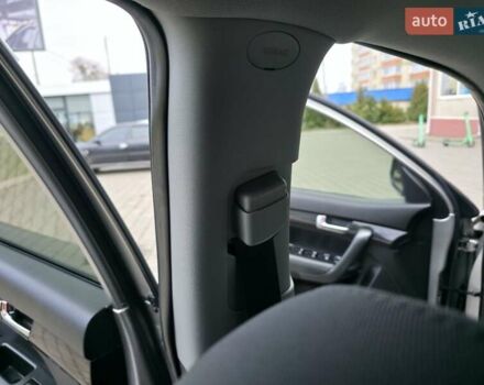 Сірий Кіа Соренто, об'ємом двигуна 2.4 л та пробігом 233 тис. км за 9999 $, фото 53 на Automoto.ua