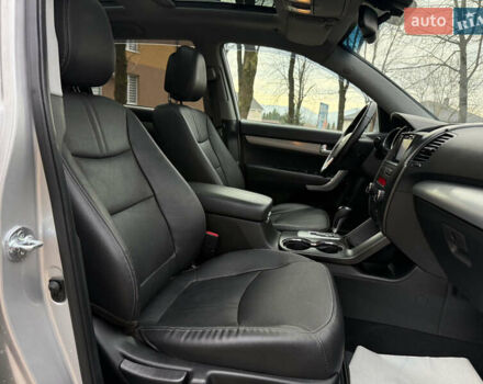 Сірий Кіа Соренто, об'ємом двигуна 2.2 л та пробігом 194 тис. км за 14000 $, фото 41 на Automoto.ua