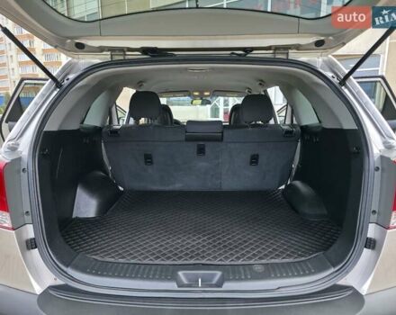 Сірий Кіа Соренто, об'ємом двигуна 2.4 л та пробігом 233 тис. км за 9999 $, фото 29 на Automoto.ua