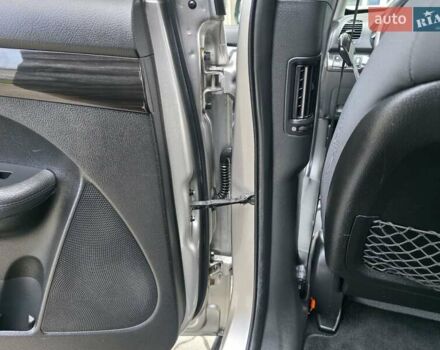 Сірий Кіа Соренто, об'ємом двигуна 2.4 л та пробігом 233 тис. км за 9999 $, фото 49 на Automoto.ua