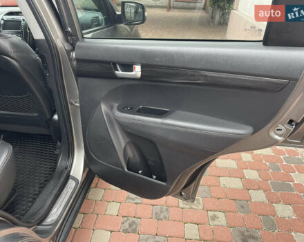 Серый Киа Соренто, объемом двигателя 2 л и пробегом 265 тыс. км за 12199 $, фото 12 на Automoto.ua
