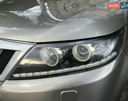 Сірий Кіа Соренто, об'ємом двигуна 2.2 л та пробігом 240 тис. км за 11500 $, фото 3 на Automoto.ua