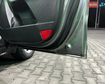 Серый Киа Соренто, объемом двигателя 2.2 л и пробегом 193 тыс. км за 12500 $, фото 25 на Automoto.ua